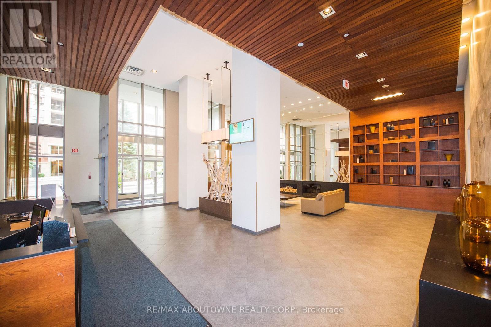 412 - 4080 Living Arts Drive, Mississauga, Ontario  L5B 4N3 - Photo 4 - W13859132