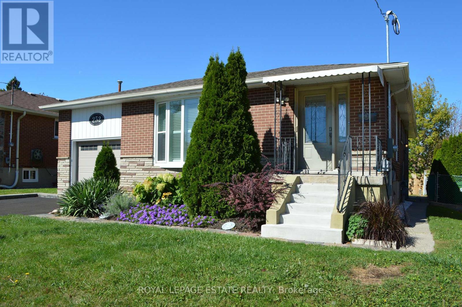 252 Brimorton Drive, Toronto, Ontario  M1H 2E1 - Photo 2 - E13736100