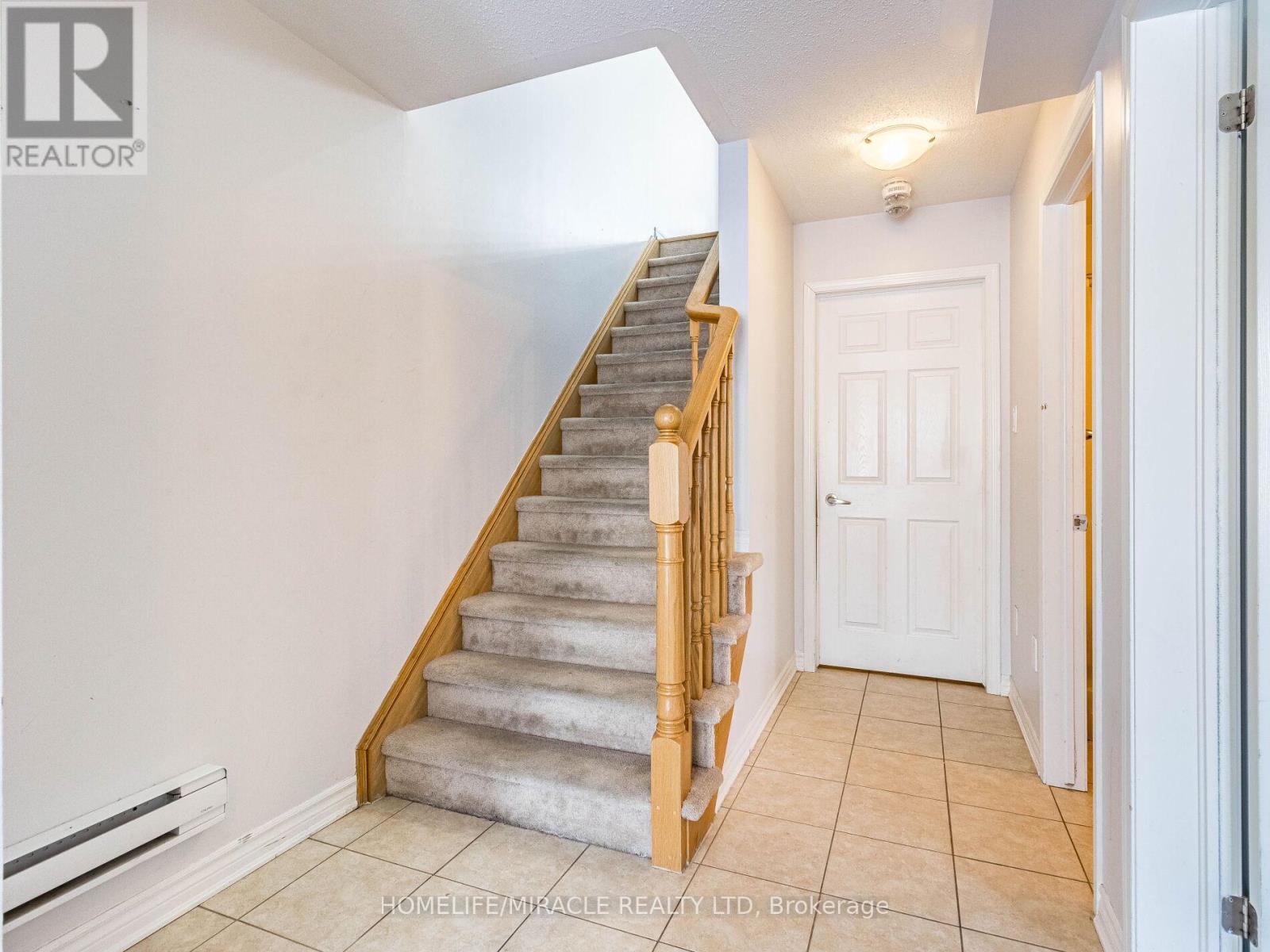 229 Remembrance Road, Brampton, Ontario  L7A 4P2 - Photo 6 - W13002114