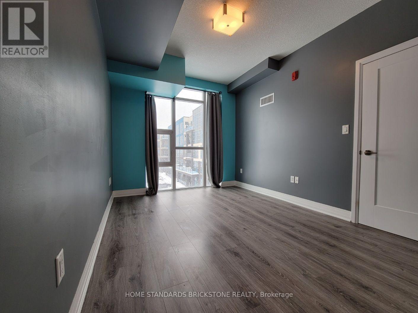 323 - 10 Concord Place, Grimsby, Ontario  L3M 0G6 - Photo 5 - X13846314