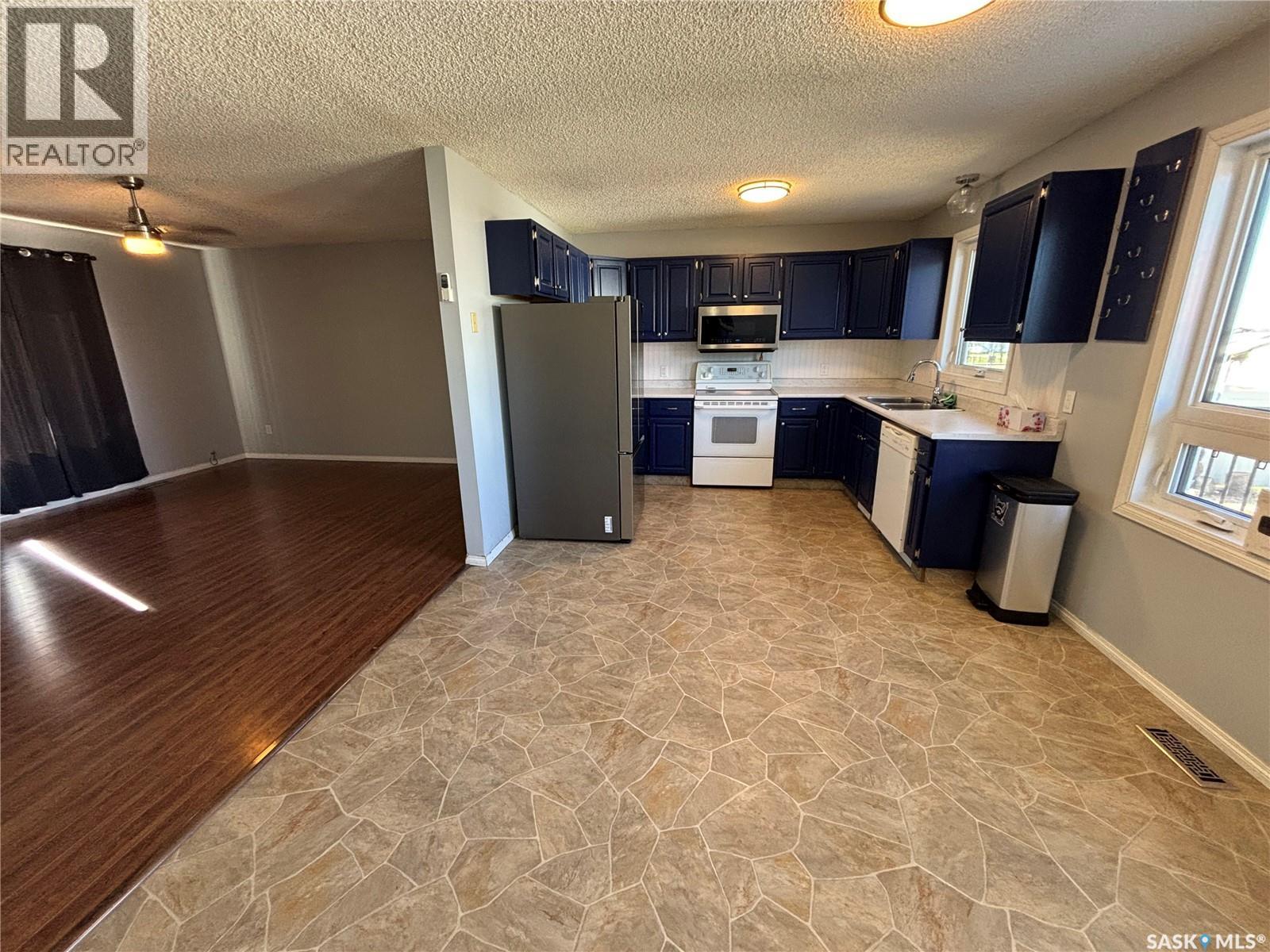 242 Lendrum Street, Melfort, Saskatchewan  S0E 1A0 - Photo 7 - SK049693