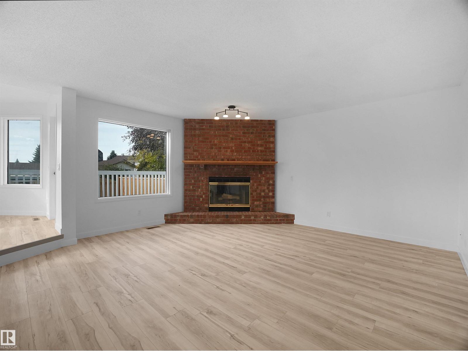 4103 28 AV NW