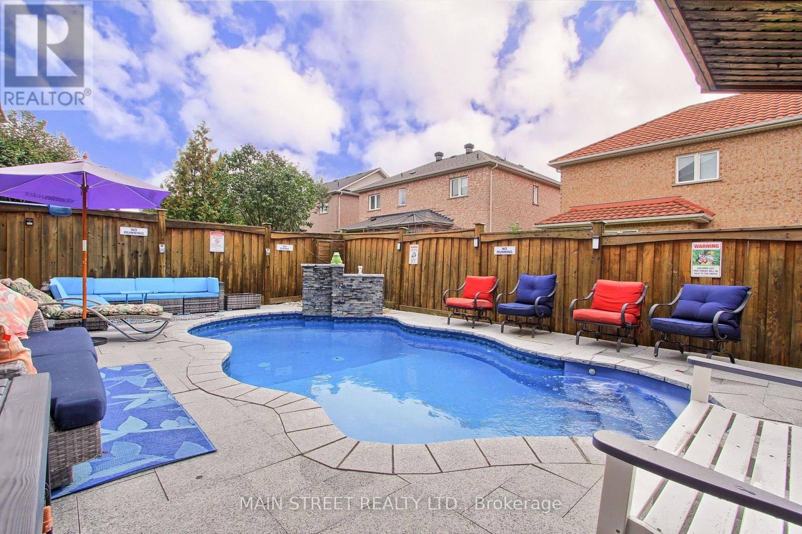 196 WAINSCOT AVENUE, Newmarket, Ontario