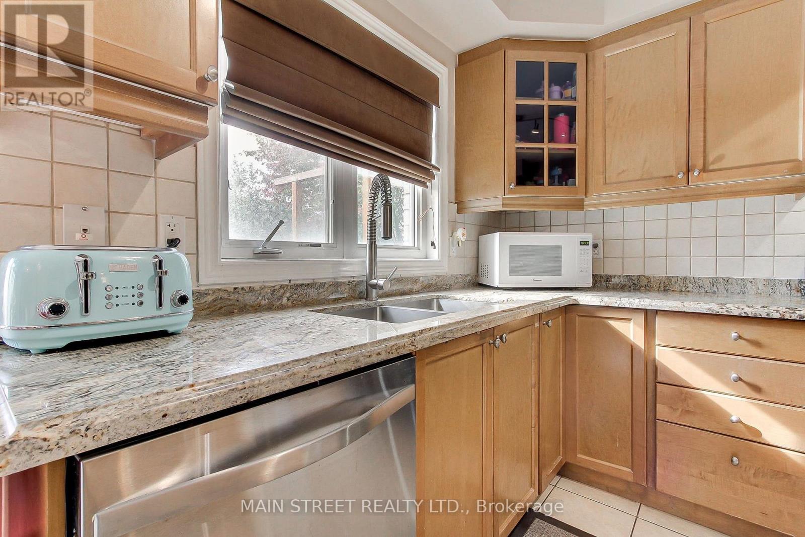 196 Wainscot Avenue, Newmarket, Ontario  L3X 2X4 - Photo 11 - N13859146
