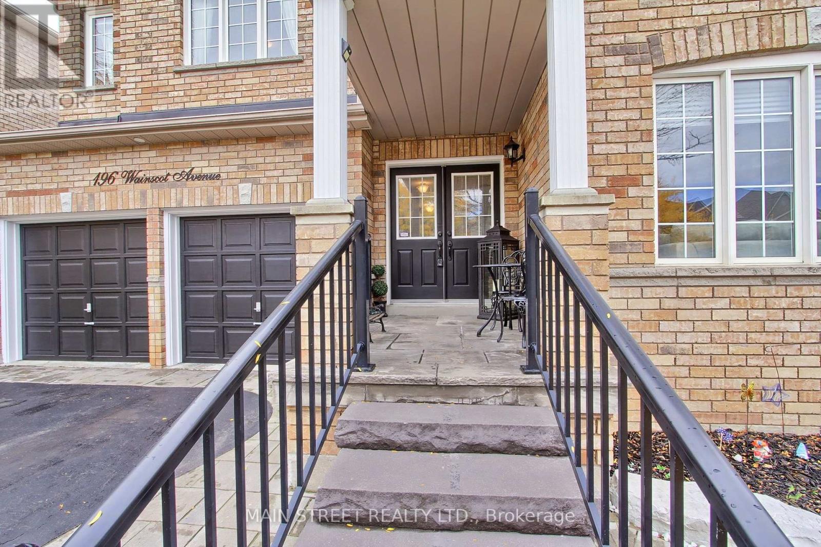 196 Wainscot Avenue, Newmarket, Ontario  L3X 2X4 - Photo 3 - N13859146