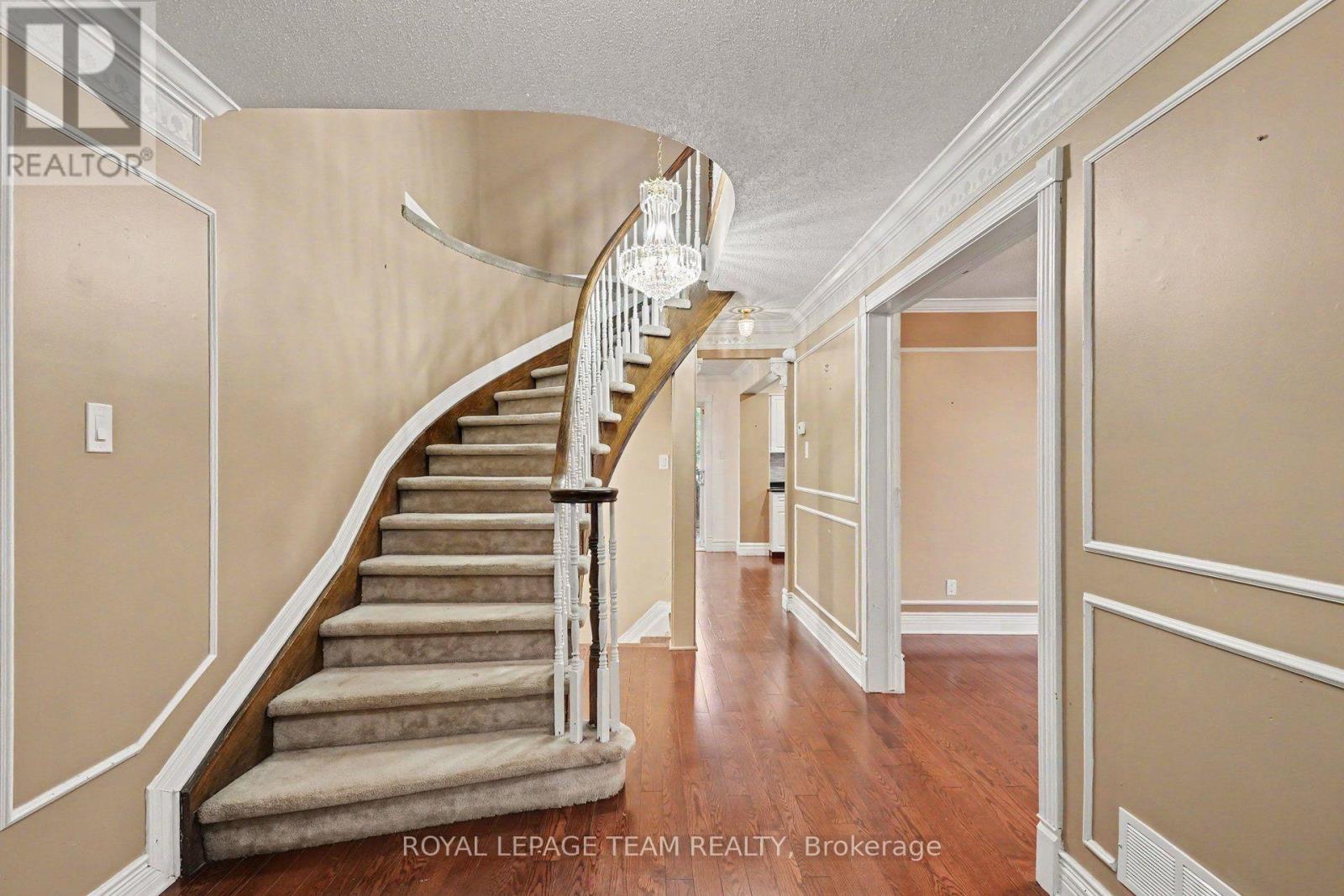 160 Sai Crescent, Ottawa, Ontario  K1G 5P2 - Photo 4 - X13859188