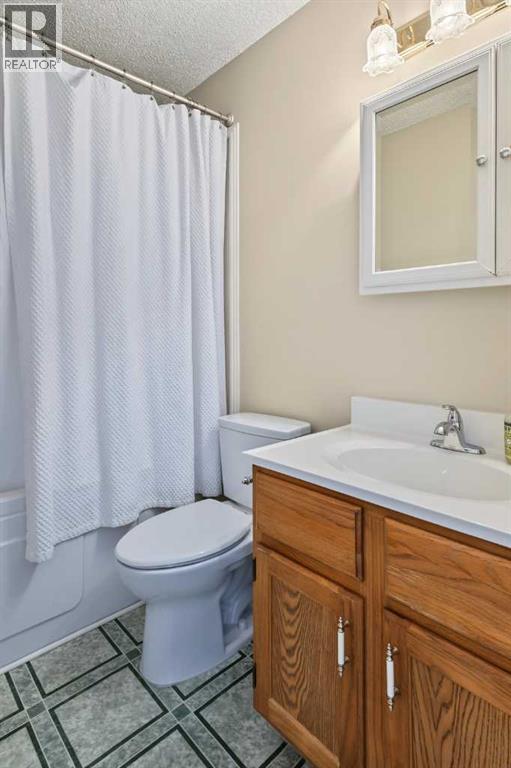 22 Deermeade Bay SE, Calgary, Alberta  T2J 5Z6 - Photo 25 - A2346979