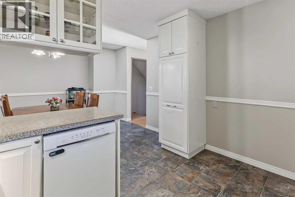 22 Deermeade Bay SE, Calgary, Alberta  T2J 5Z6 - Photo 14 - A2346979