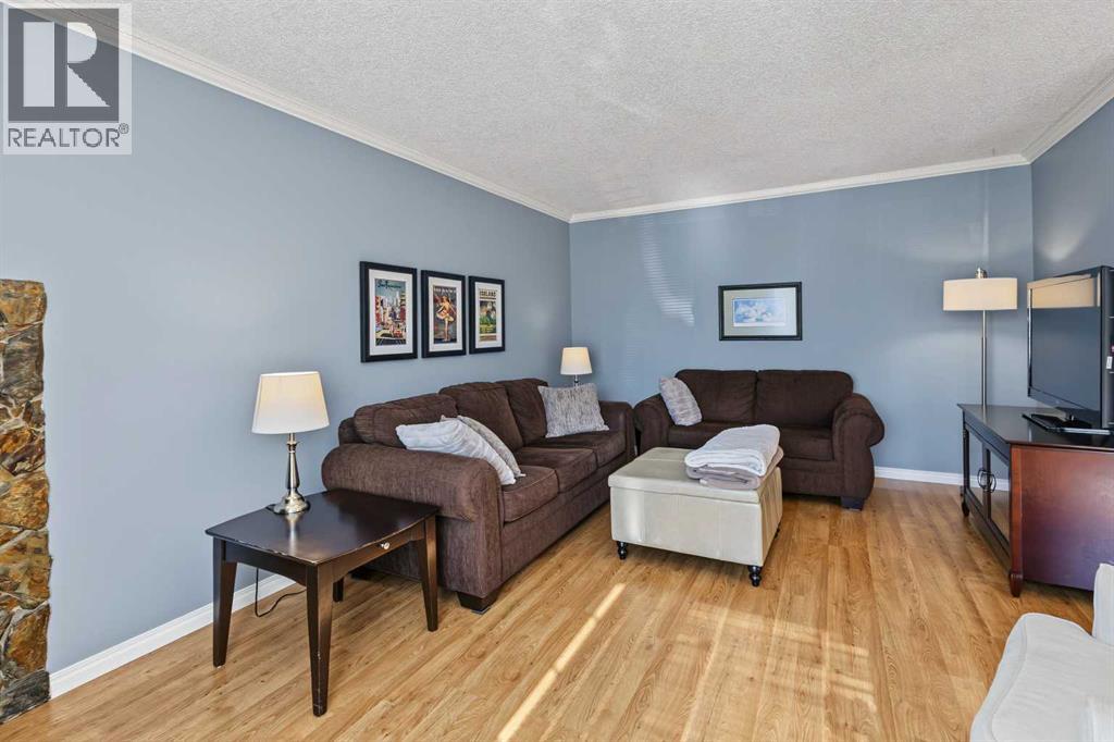 22 Deermeade Bay SE, Calgary, Alberta  T2J 5Z6 - Photo 6 - A2346979
