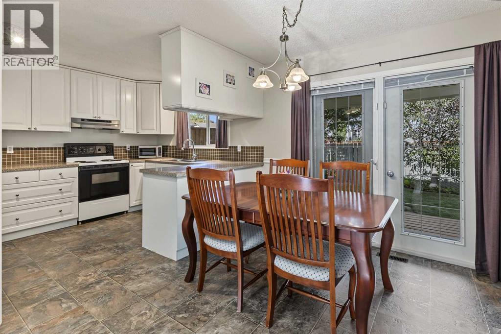 22 Deermeade Bay SE, Calgary, Alberta  T2J 5Z6 - Photo 8 - A2346979