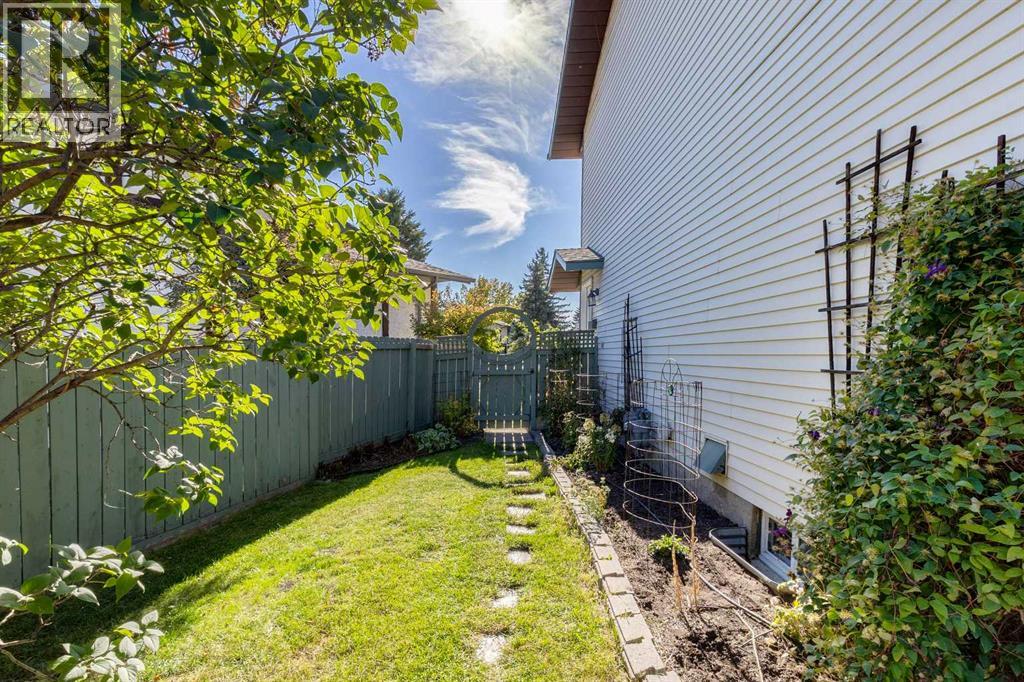 22 Deermeade Bay SE, Calgary, Alberta  T2J 5Z6 - Photo 38 - A2346979