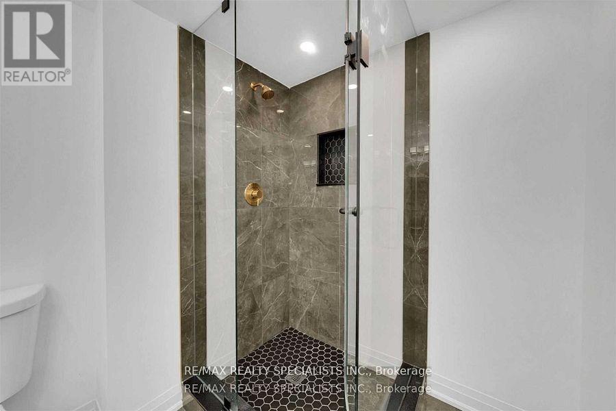 Unit 2 - 7294 Rosehurst Drive, Mississauga, Ontario L5N 8H1 - Photo 5 - W13859210