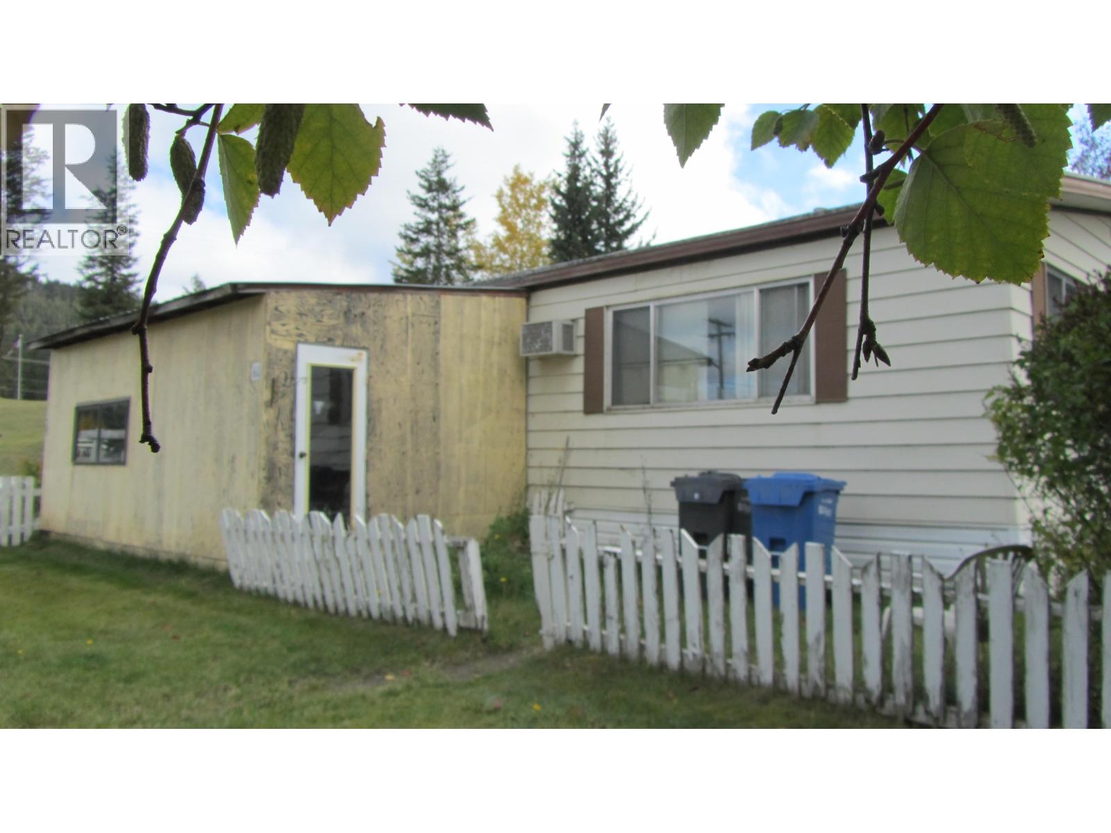 61 375 Horse Lake Road, 100 Mile House, British Columbia  V0K 2E0 - Photo 5 - R3172118