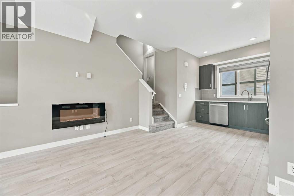 1604, 32 Horseshoe Crescent