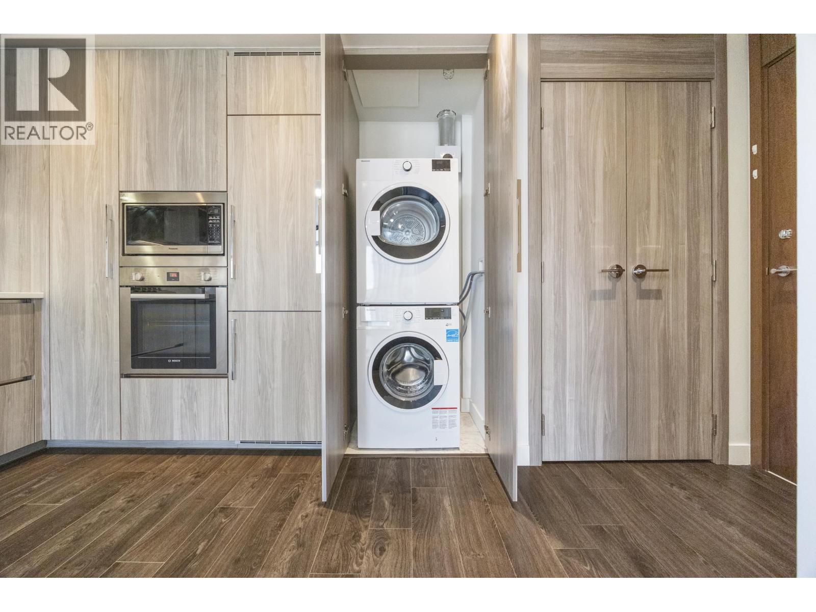 2912 4730 LOUGHEED HIGHWAY