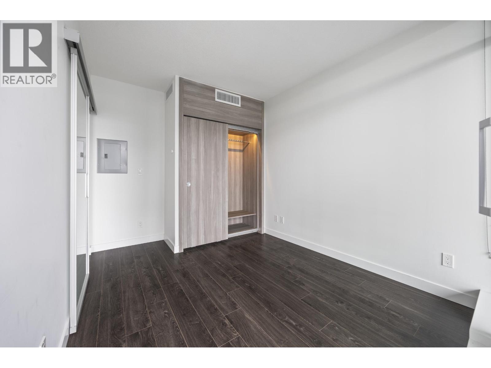 2912 4730 LOUGHEED HIGHWAY