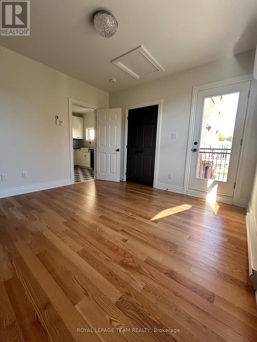 238 Bruyere Street, Ottawa, Ontario  K1N 5E3 - Photo 2 - X13859230