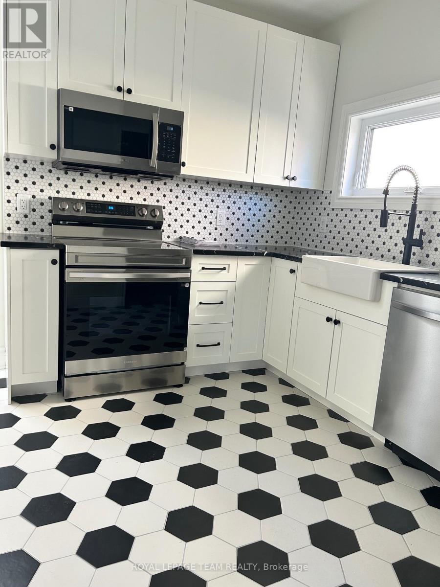 238 Bruyere Street, Ottawa, Ontario  K1N 5E3 - Photo 4 - X13859230