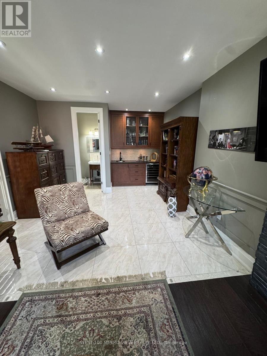 3495 Joan Drive, Mississauga, Ontario  L5B 1T7 - Photo 11 - W13859214
