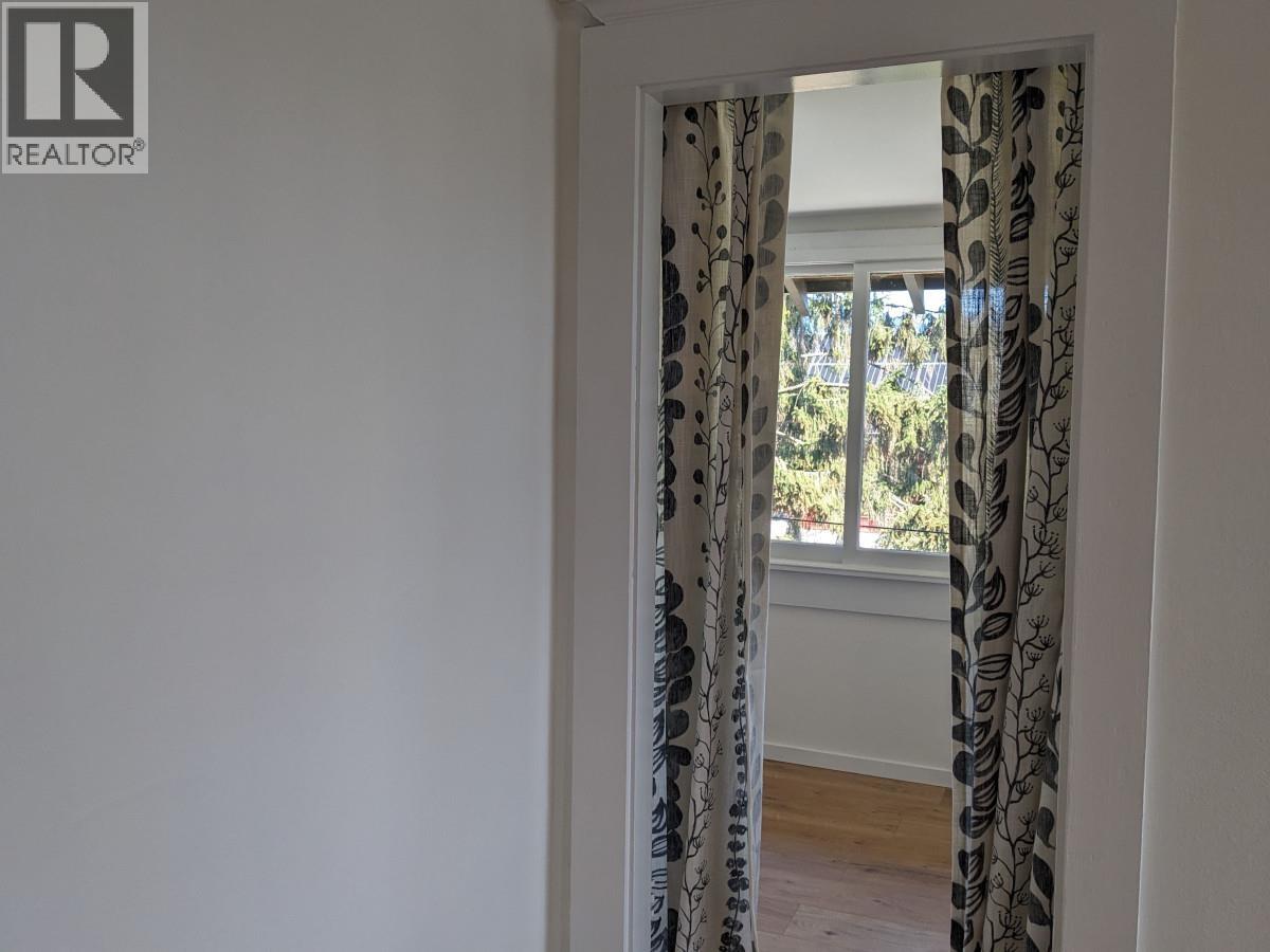 Upper 1 1631 Dunbar Street, Vancouver, British Columbia  V6R 3L7 - Photo 9 - R3172117
