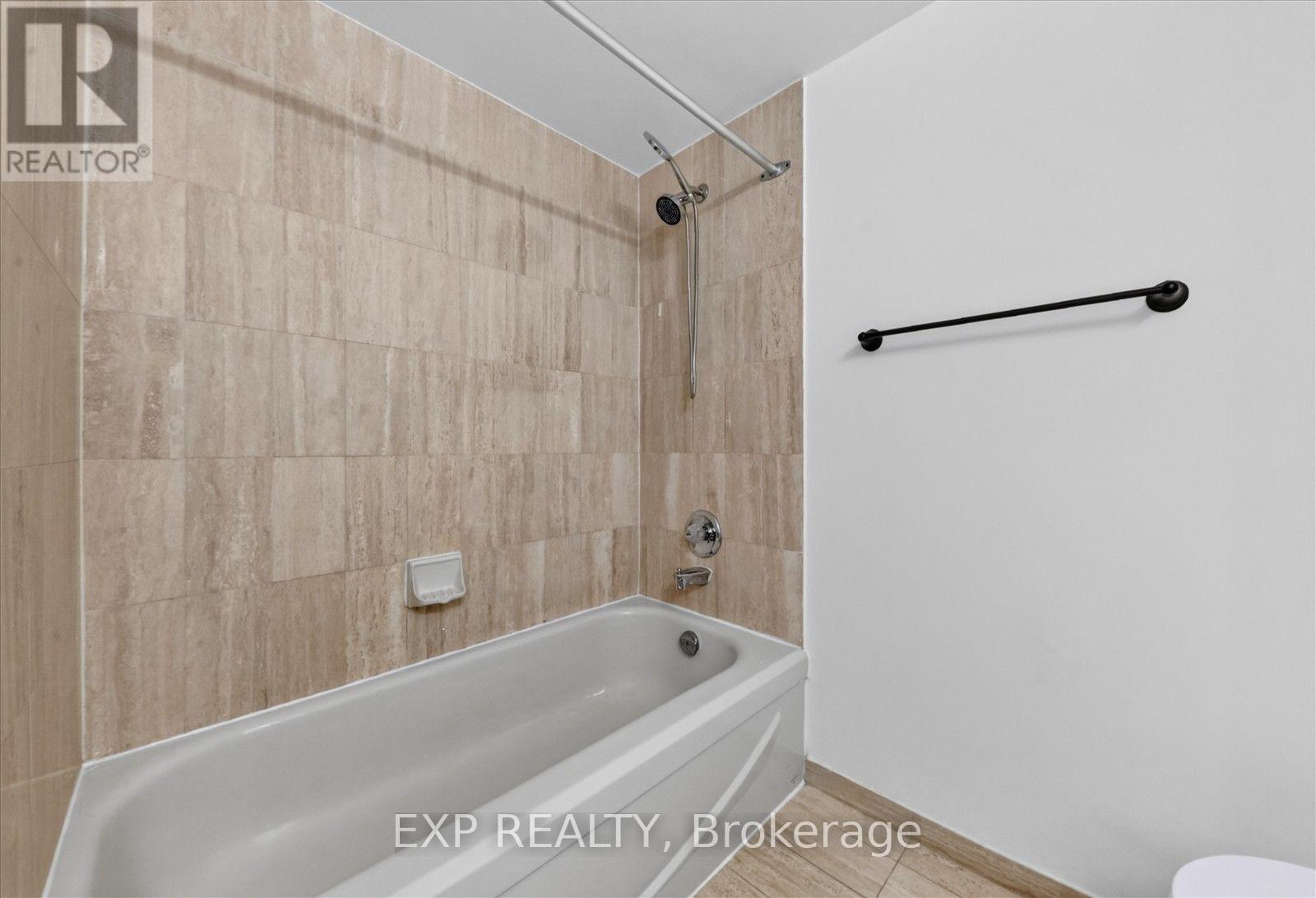 2204 - 7 Concorde Place, Toronto, Ontario  M3C 3N4 - Photo 38 - C13859238