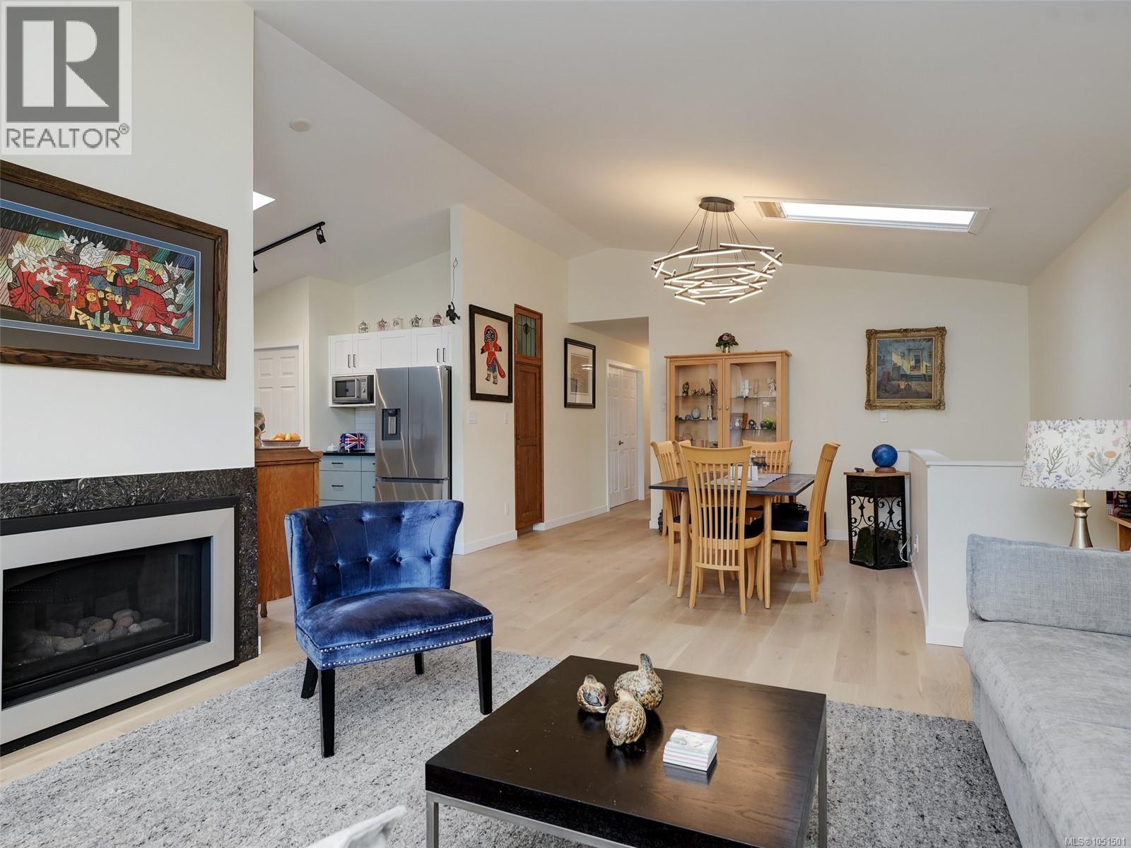 51 901 Kentwood Lane, Saanich, British Columbia  V8Y 2Y9 - Photo 3 - 1051501