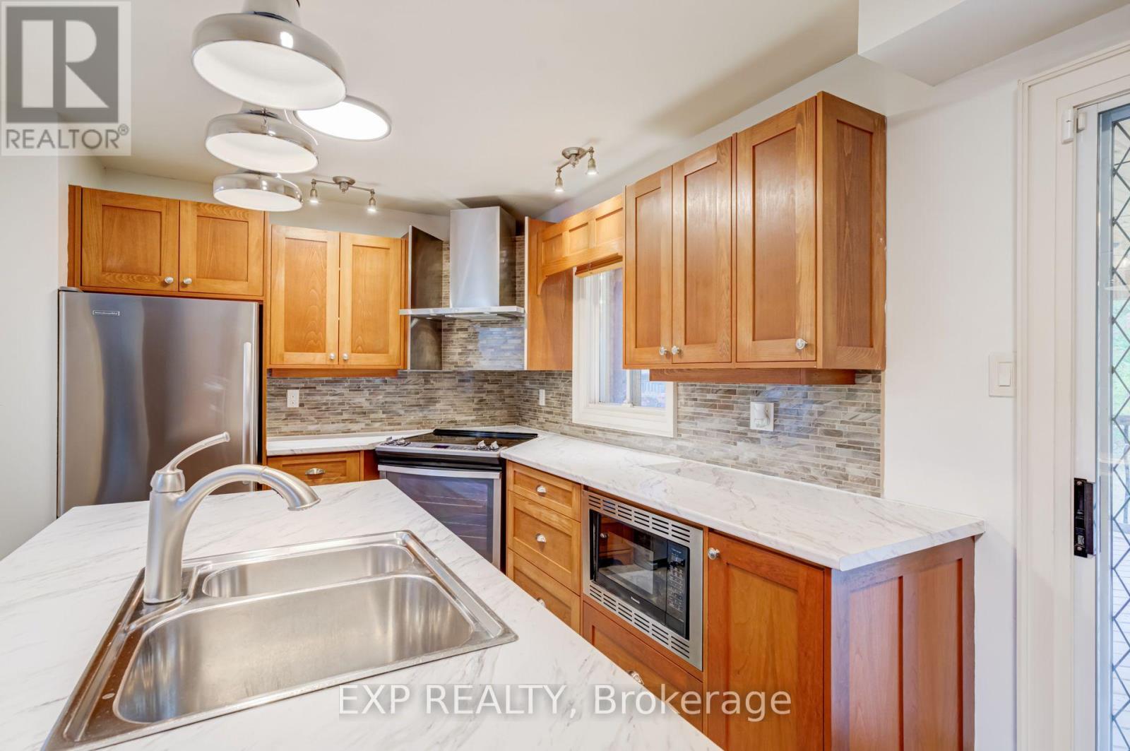 2993 Gulfstream Way, Mississauga, Ontario  L5N 6J8 - Photo 13 - W13859244