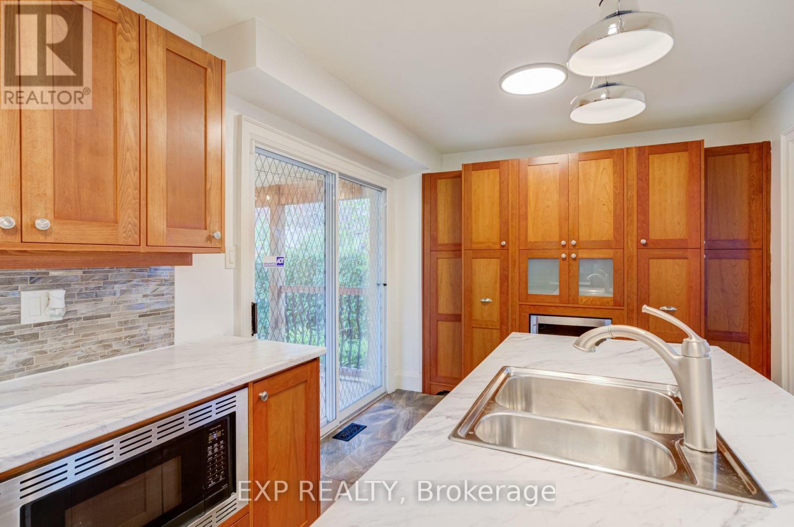 2993 Gulfstream Way, Mississauga, Ontario  L5N 6J8 - Photo 14 - W13859244