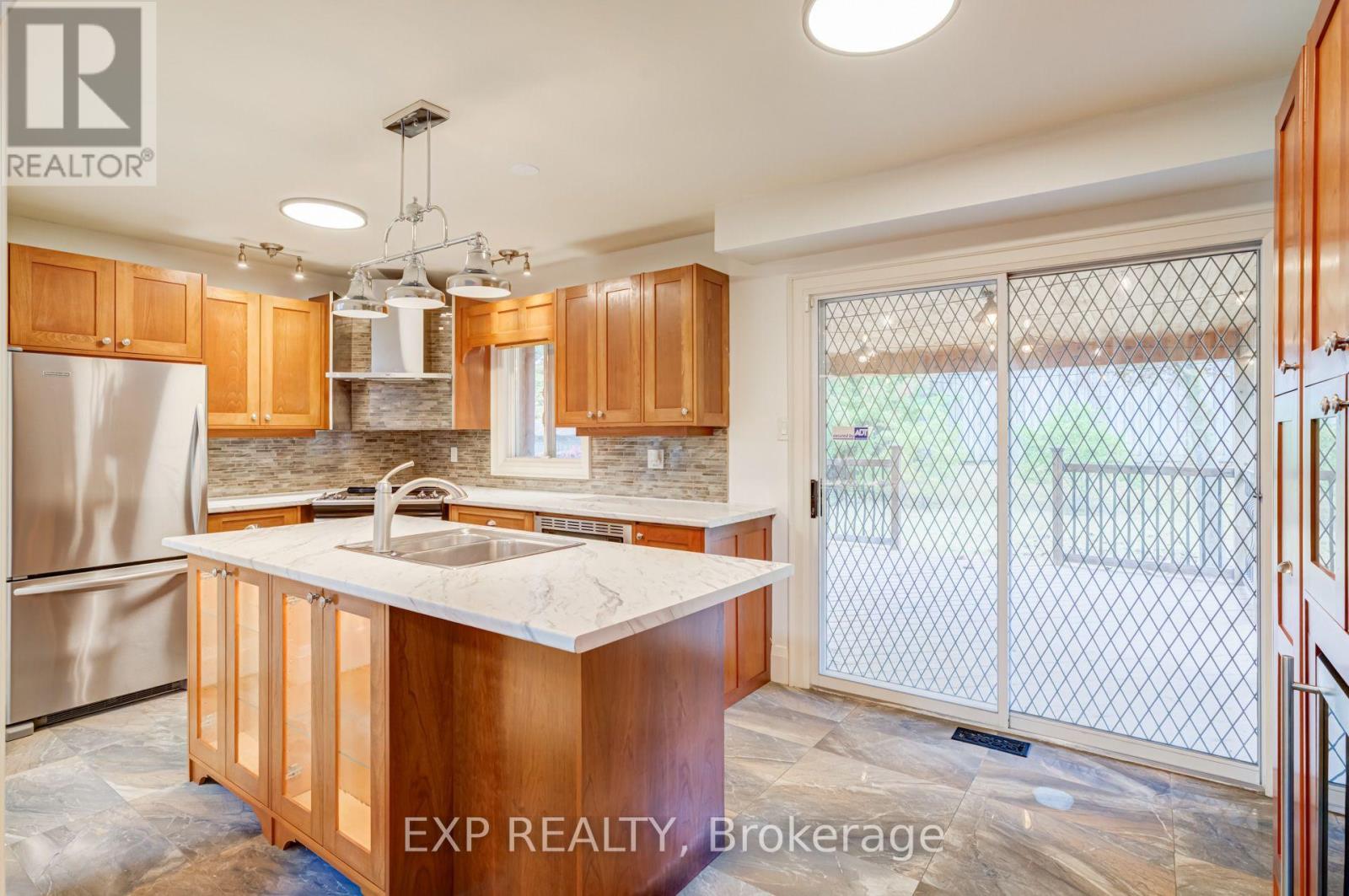 2993 Gulfstream Way, Mississauga, Ontario  L5N 6J8 - Photo 15 - W13859244