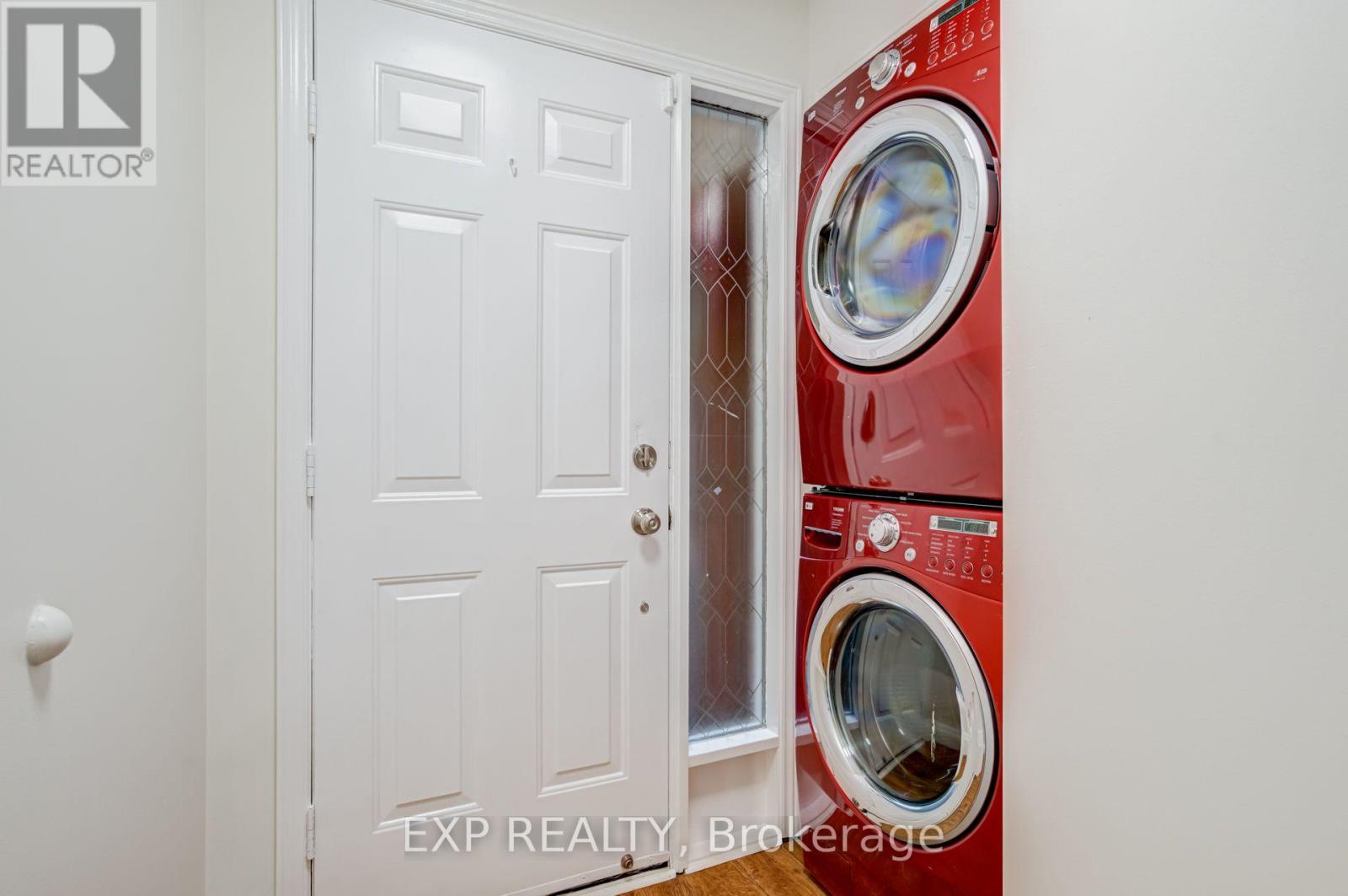 2993 Gulfstream Way, Mississauga, Ontario  L5N 6J8 - Photo 5 - W13859244