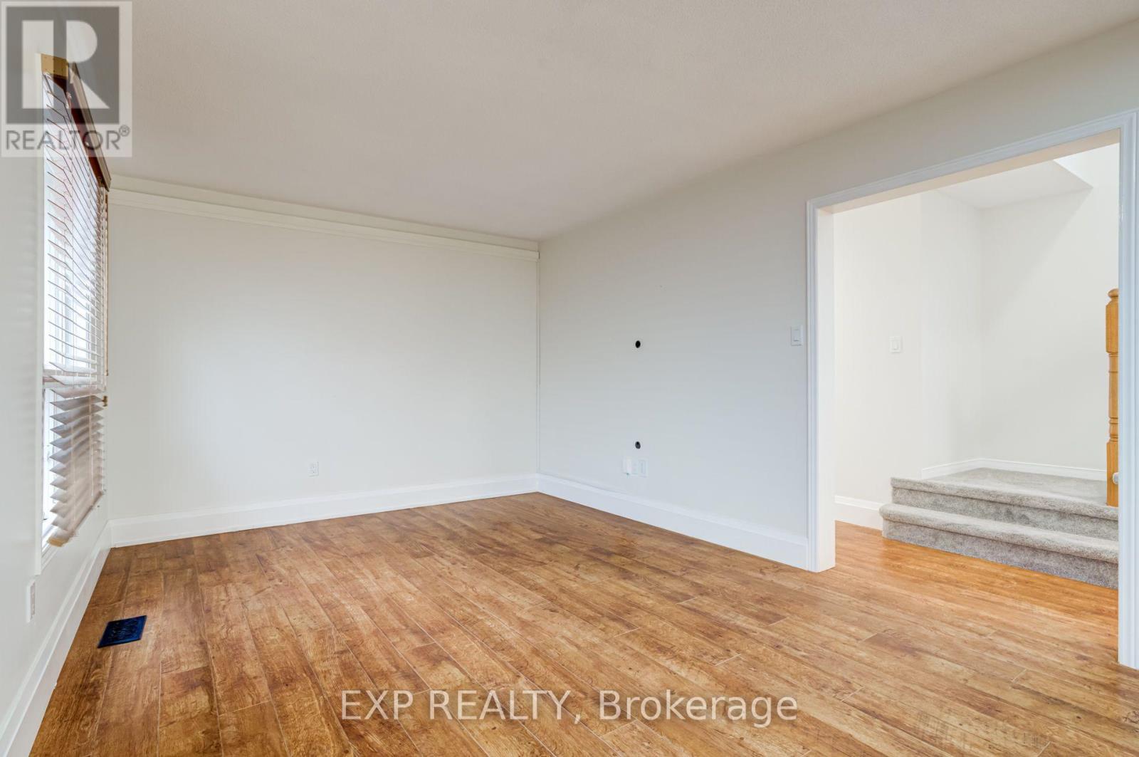 2993 Gulfstream Way, Mississauga, Ontario  L5N 6J8 - Photo 8 - W13859244