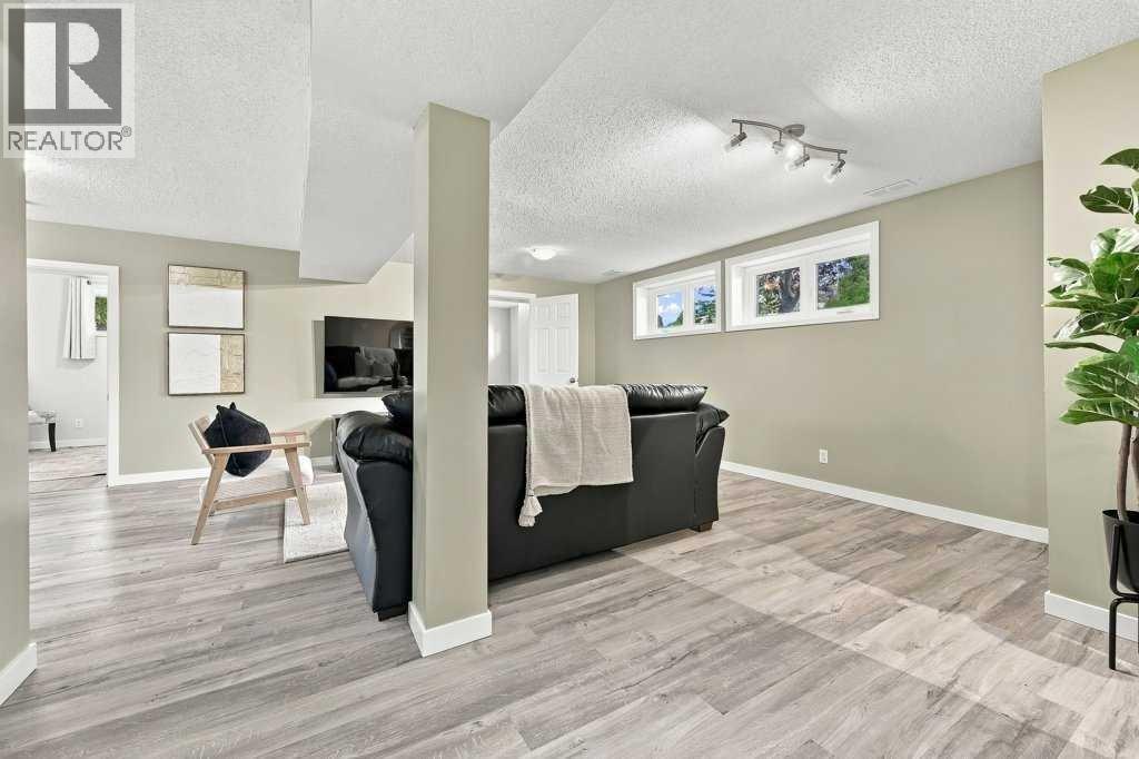6051 Dalgetty Drive Nw, Calgary, Alberta  T3A 1J4 - Photo 27 - A2320900