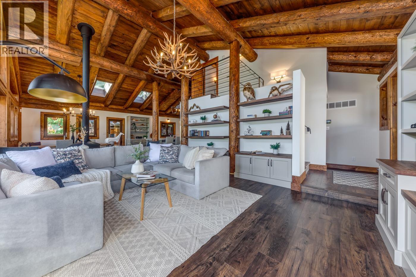 6403 St Andrew's Way, Whistler, British Columbia  V8E 0C7 - Photo 7 - R3172121