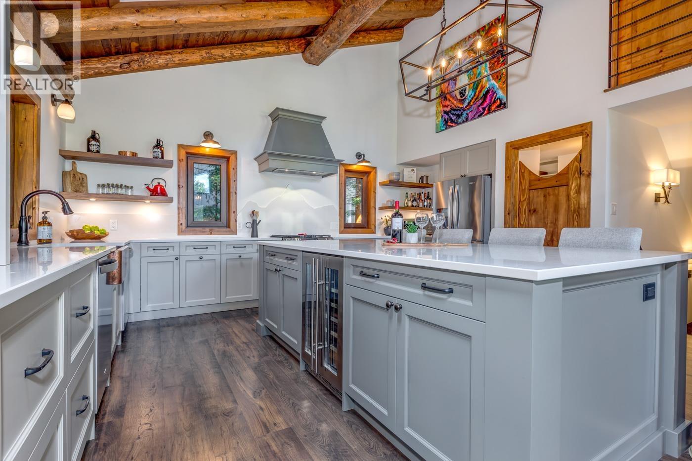 6403 St Andrew's Way, Whistler, British Columbia  V8E 0C7 - Photo 8 - R3172121