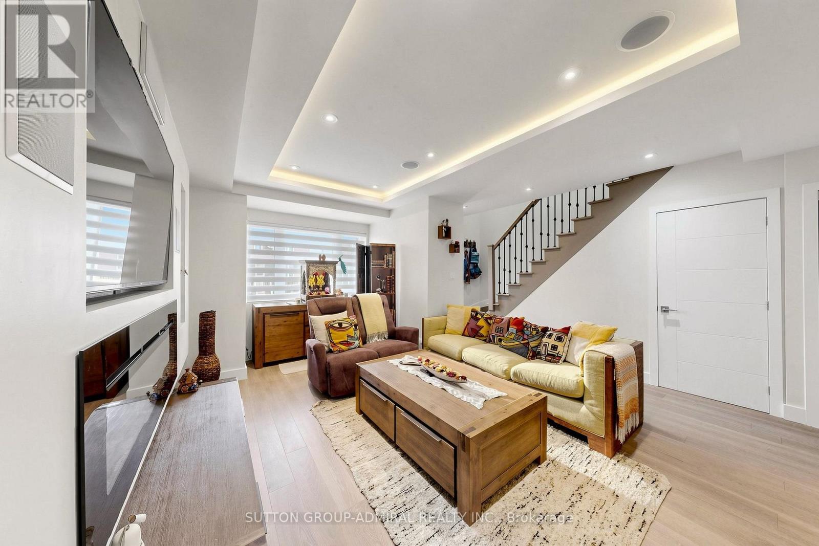 676 Vaughan Road, Toronto, Ontario  M6E 2Y6 - Photo 4 - C13859274