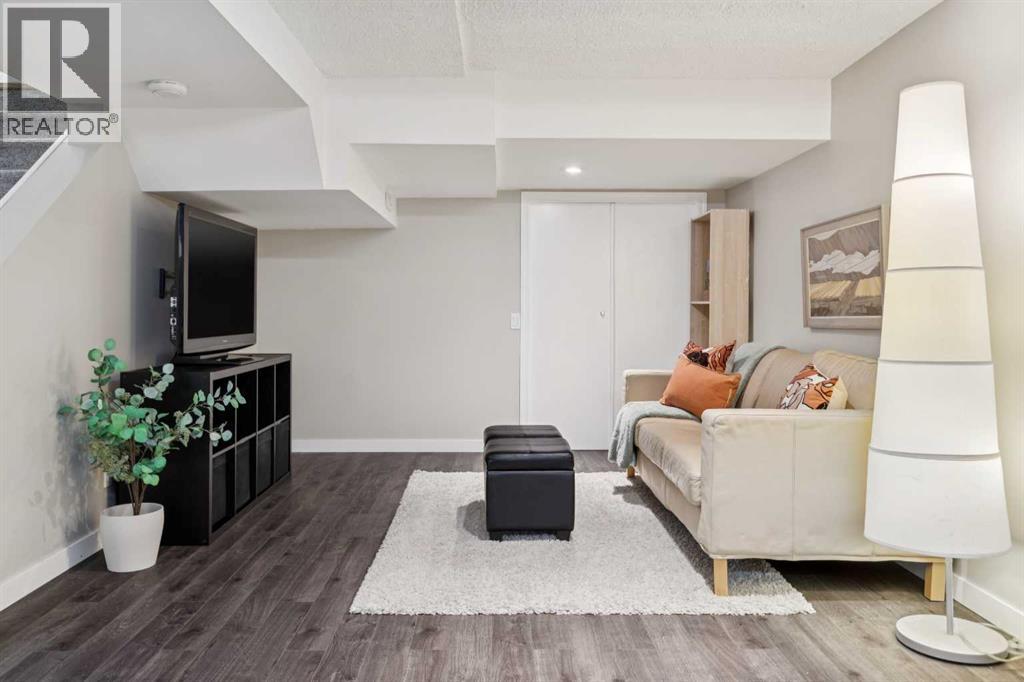 7 Woodgreen Crescent Sw, Calgary, Alberta  T2W 4A4 - Photo 33 - A2349261