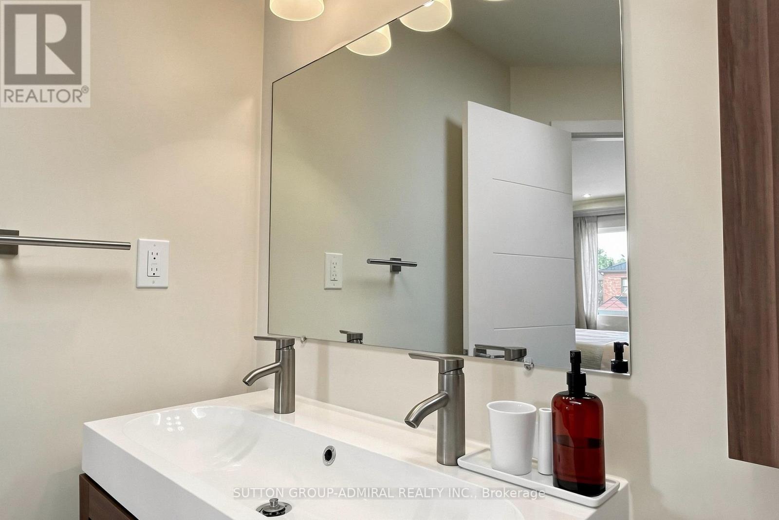 676 Vaughan Road, Toronto, Ontario  M6E 2Y6 - Photo 23 - C13859274