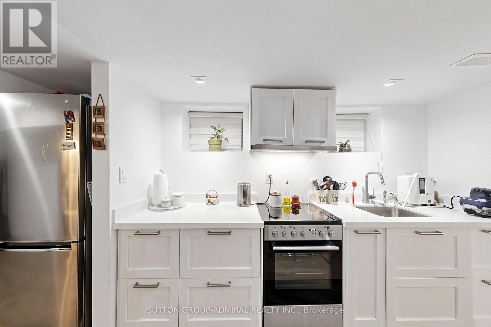676 Vaughan Road, Toronto, Ontario  M6E 2Y6 - Photo 33 - C13859274