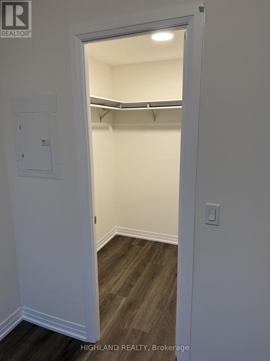 2208 - 15 Watergarden Drive, Mississauga, Ontario  L5R 0H4 - Photo 3 - W13859282