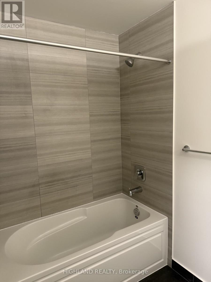 2208 - 15 Watergarden Drive, Mississauga, Ontario  L5R 0H4 - Photo 4 - W13859282