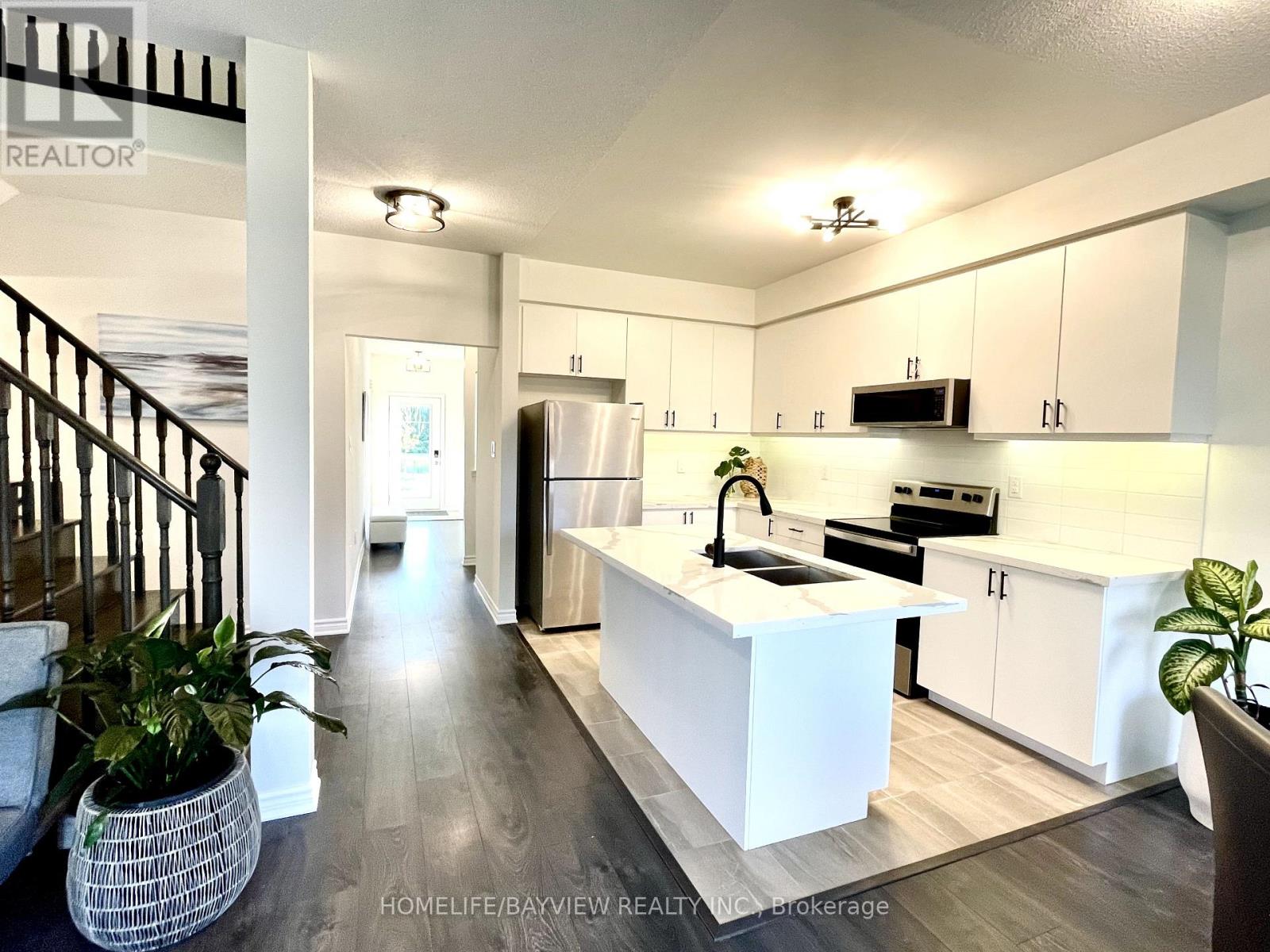 128 Village Gate Drive, Wasaga Beach, Ontario  L9Z 0J7 - Photo 2 - S13859320