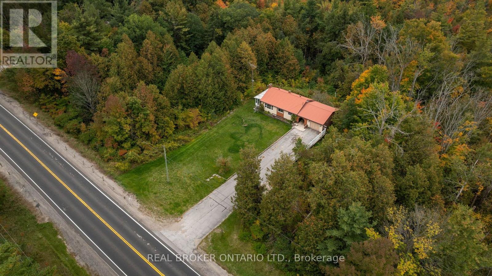 2086 PENETANGUISHENE ROAD, Springwater, Ontario