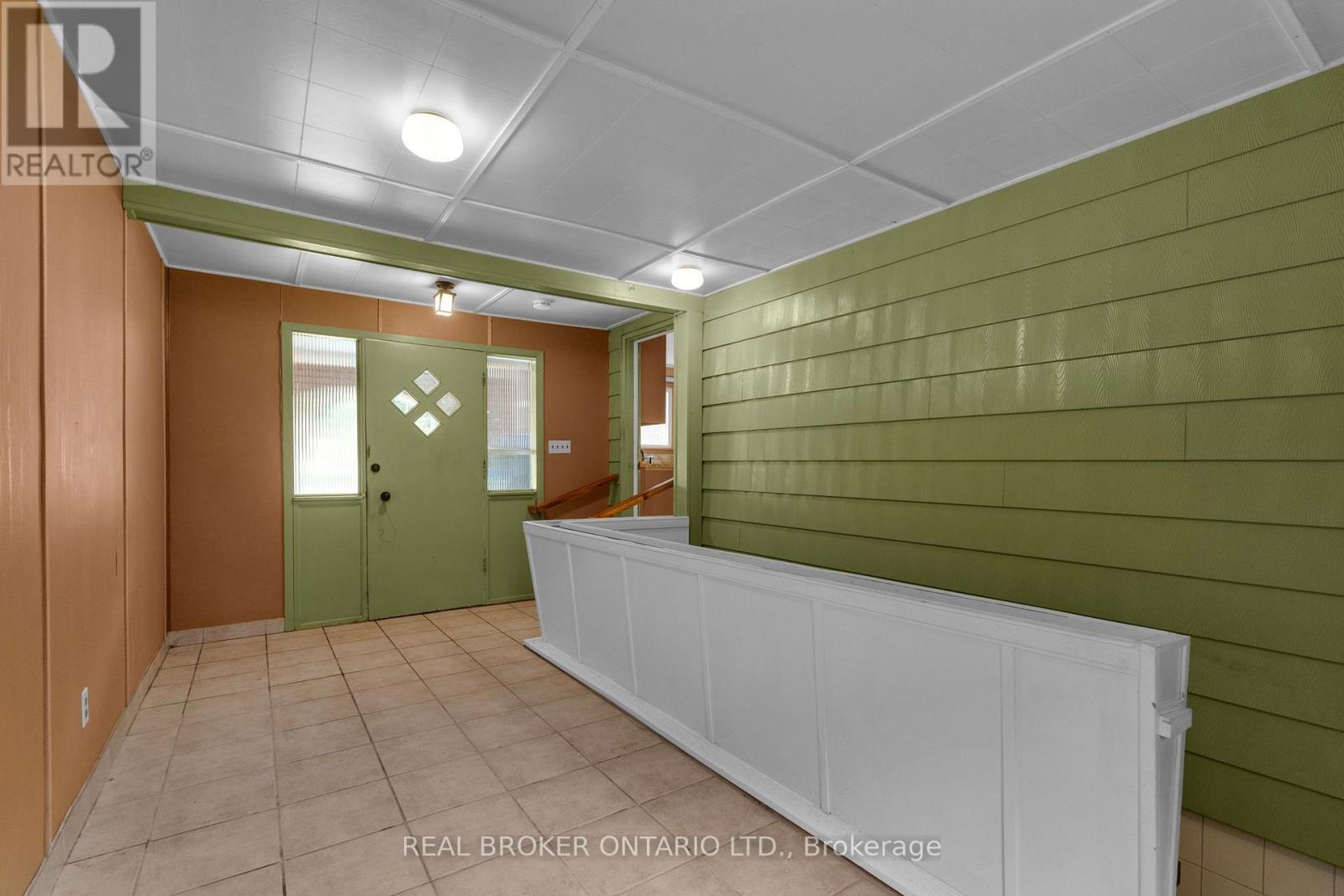2086 Penetanguishene Road, Springwater, Ontario  L4M 4Y8 - Photo 25 - S13859324