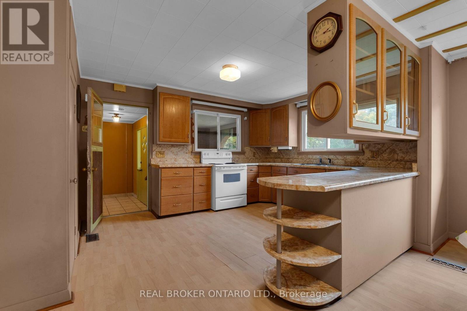 2086 Penetanguishene Road, Springwater, Ontario  L4M 4Y8 - Photo 9 - S13859324