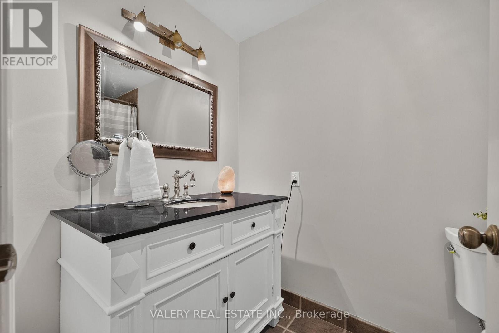 325 Coleridge Drive, Waterloo, Ontario  N2L 2V5 - Photo 24 - X13859352