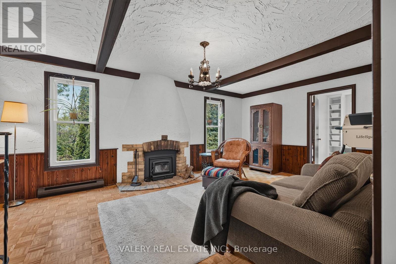 325 Coleridge Drive, Waterloo, Ontario  N2L 2V5 - Photo 4 - X13859352