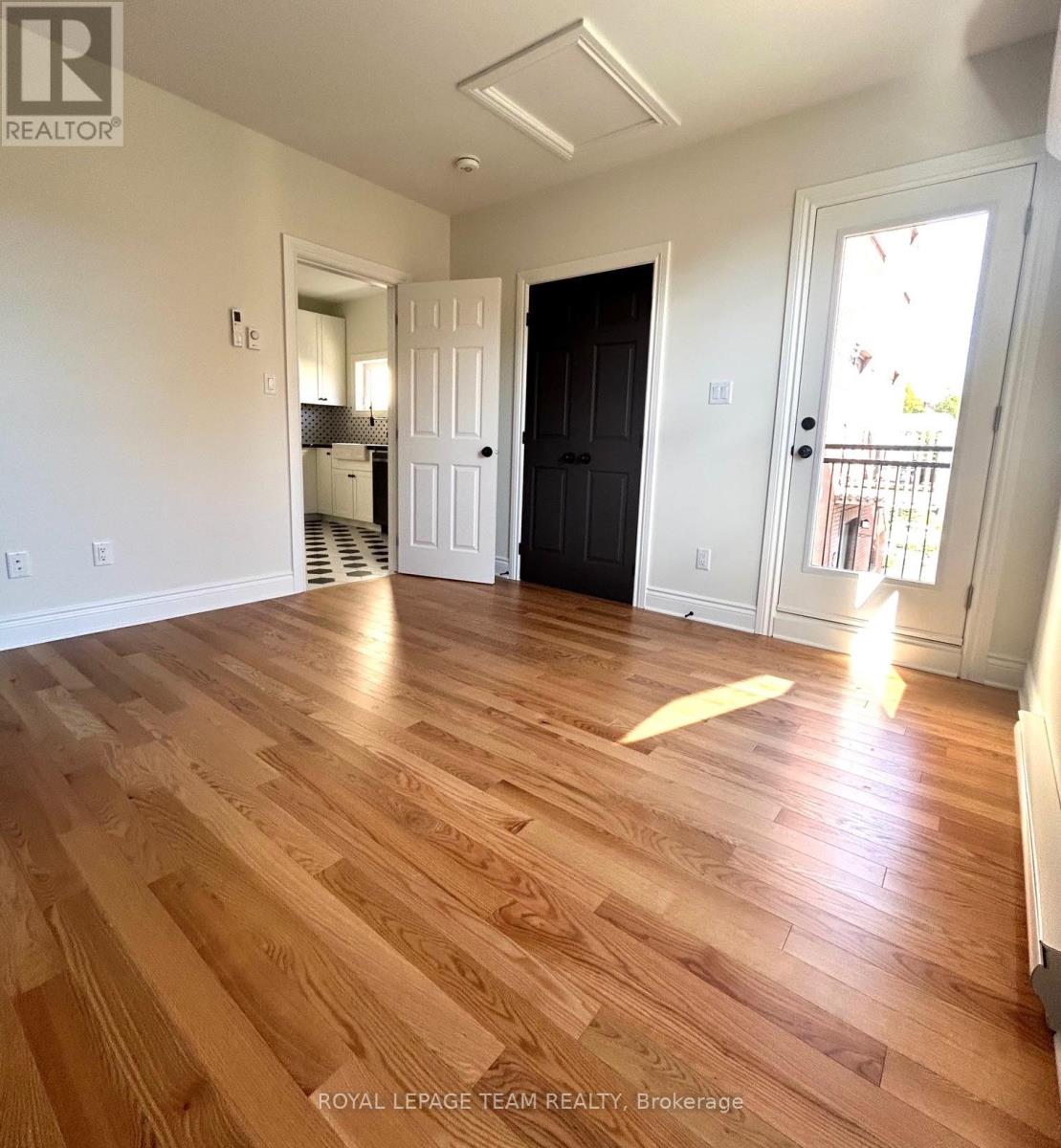 238 Bruyere Street, Ottawa, Ontario  K1N 5E3 - Photo 4 - X13859230