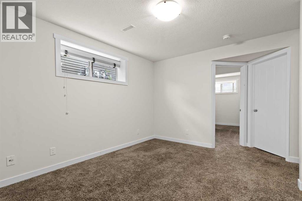 107 Henderson Crescent