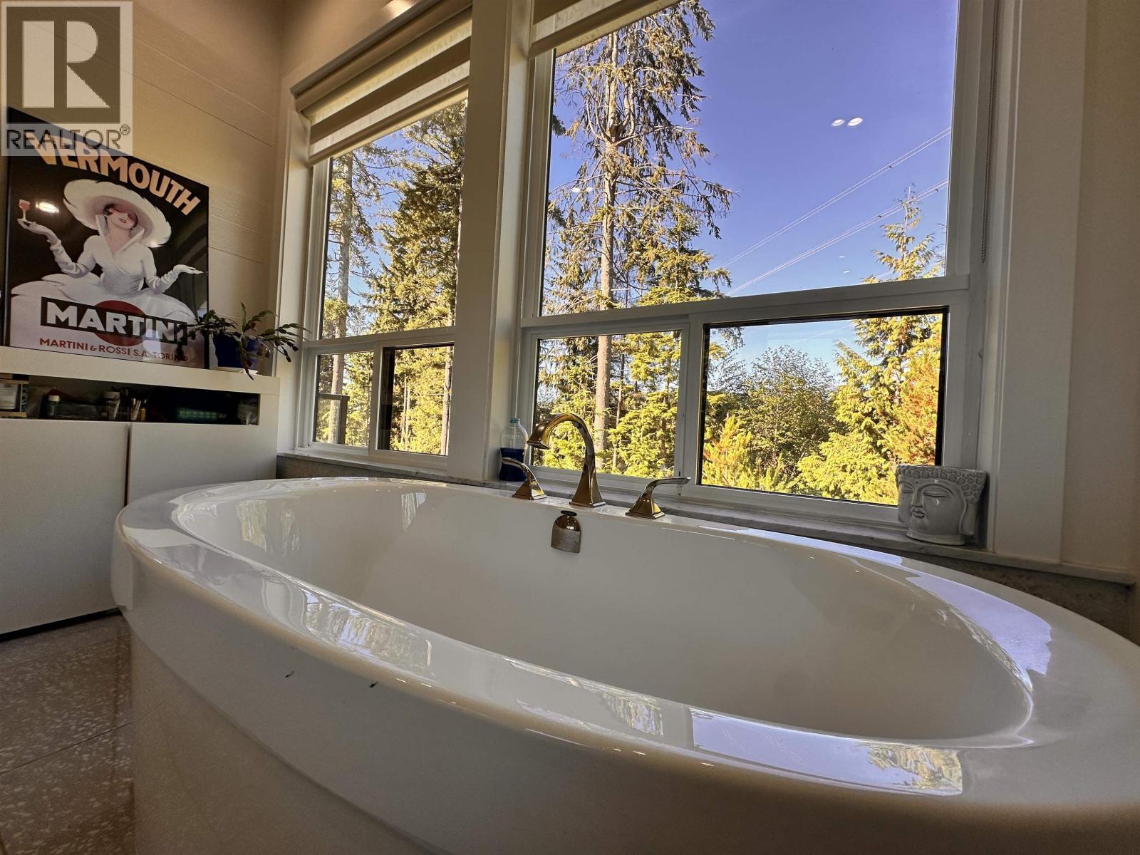 2425 LEGGETT DRIVE