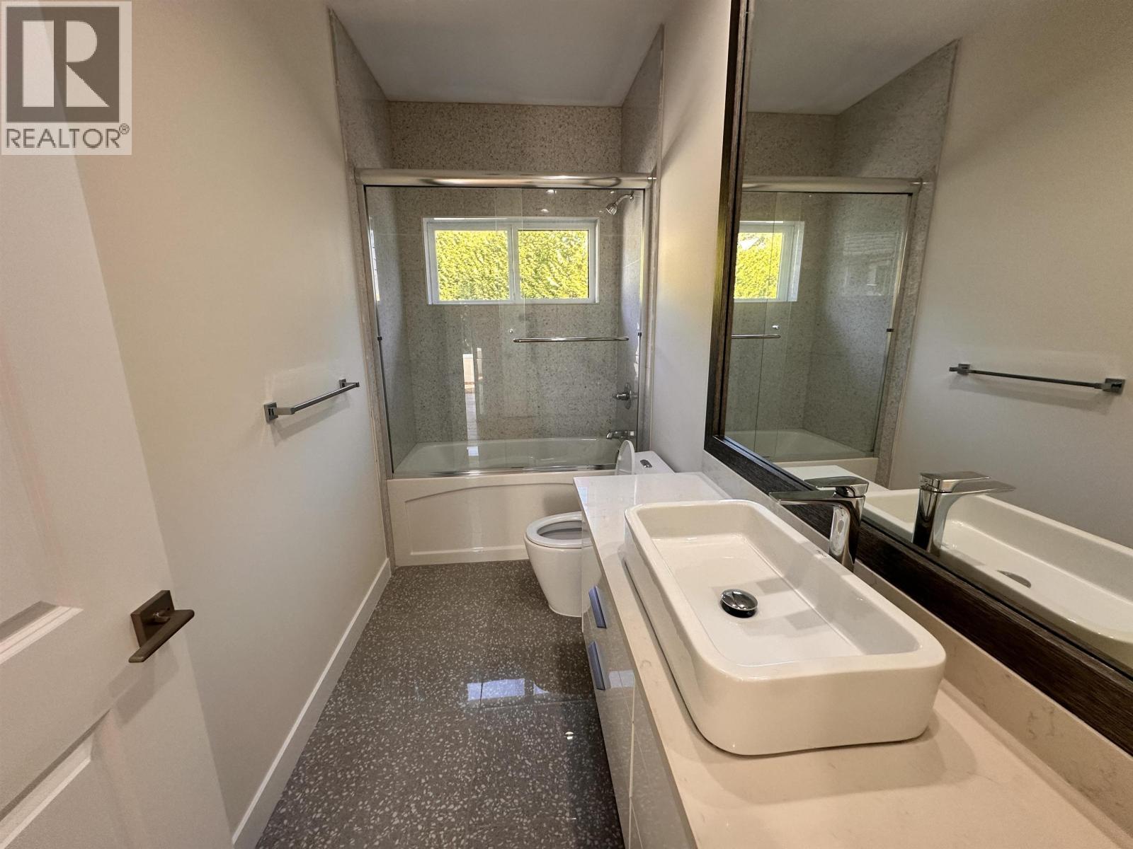 2425 LEGGETT DRIVE